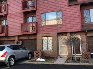 42 Maryland Ln, Staten Island, NY