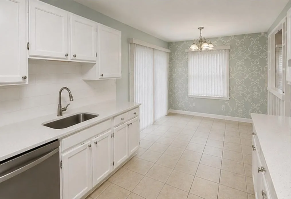 119 S Elroy Ave — Photo 4