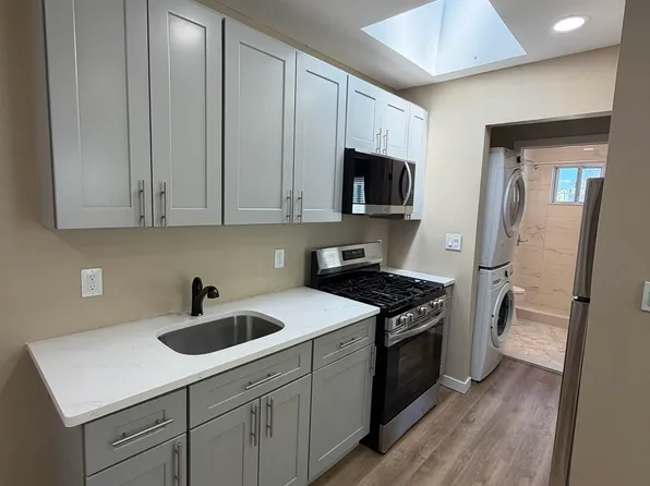 59-37 60th St #2, Maspeth, NY 11378