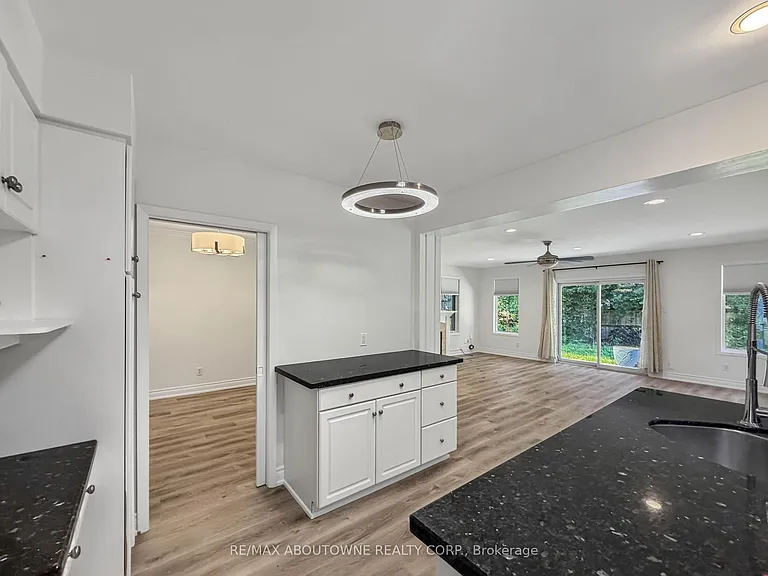 2130 Greenhurst Ave #UPPER — Photo 11