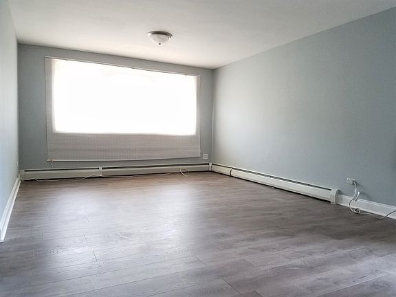 3rd image of 5901 N Naper Ave APT Ga