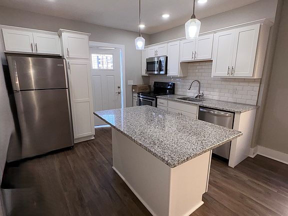 2nd image of 315-319 N Elizabeth St #319-2