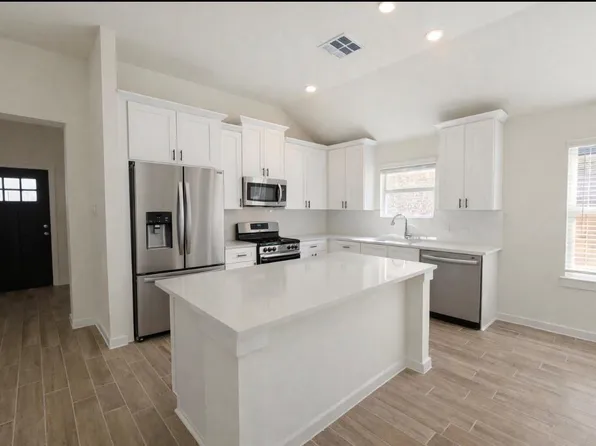 8315 Amber Summit Ln, Angleton, TX 77515