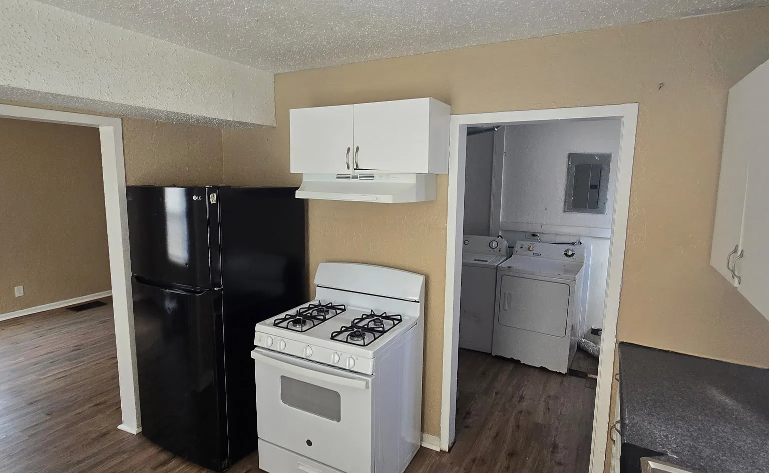 2 bed, 864 sqft, $950 — Photo 1