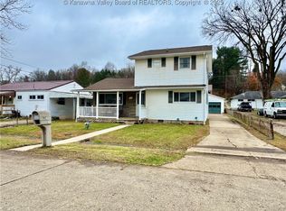 215 Ohio Ave N, Saint Albans, WV 25177