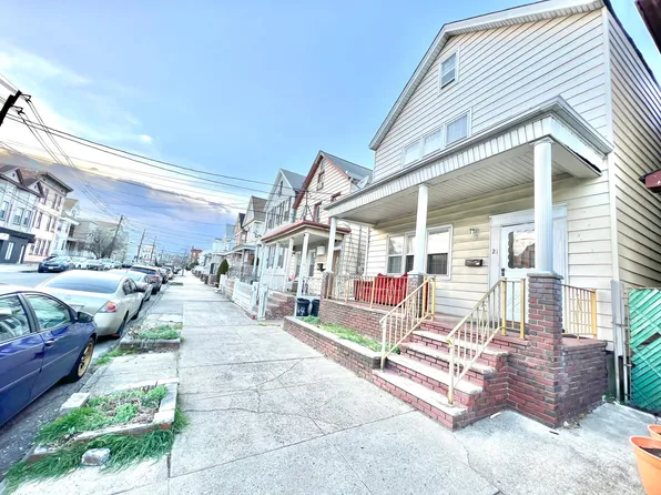 21 W 10th St, Bayonne, NJ 07002