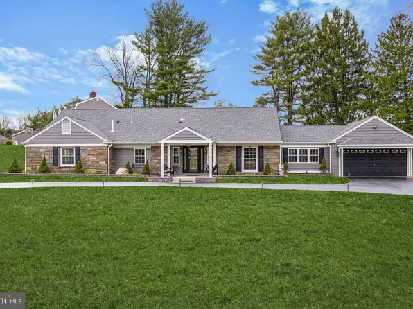 800 Louise Dr, Springfield, PA 19064