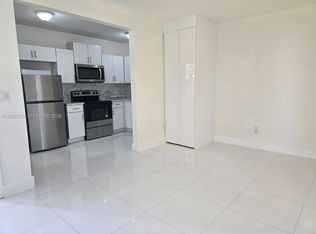 1945 NE 171st St #3, Miami, FL 33162