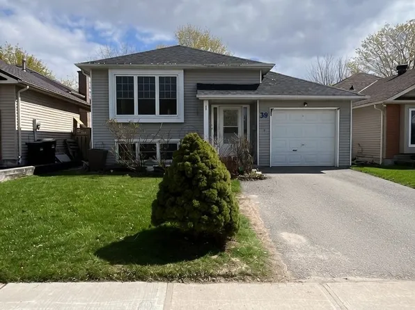 39 Knicely Rd, Barrie, ON L4N 6V3