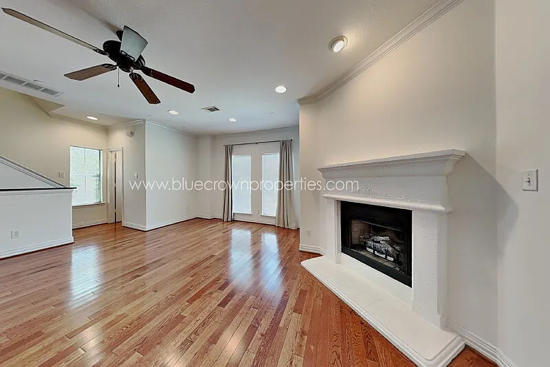 2 bed, 2.5 bath, 1227 sqft, $3,295 — Photo 3