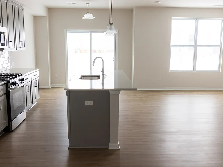 Kitchen/ Living Room