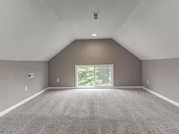 5th image of 2122 Park Ave #2