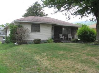 1056 Woodstock Ave, Hopwood, PA 15445