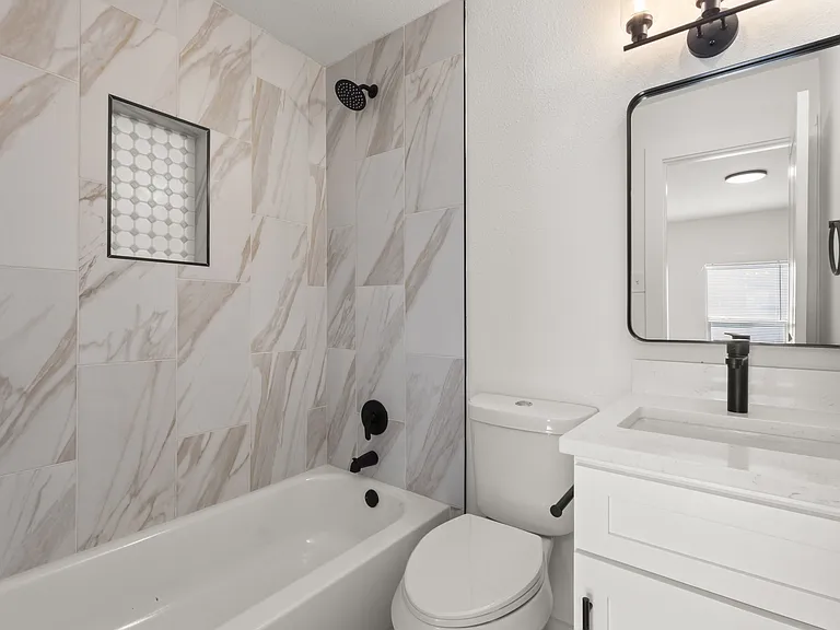 913 Roaming Road Dr — Photo 5