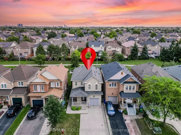 48 Redfinch Way, Brampton, ON L7A 2B2