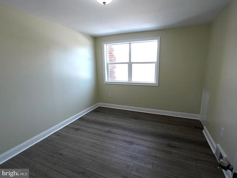 3745 Schleicher Ave — Photo 6
