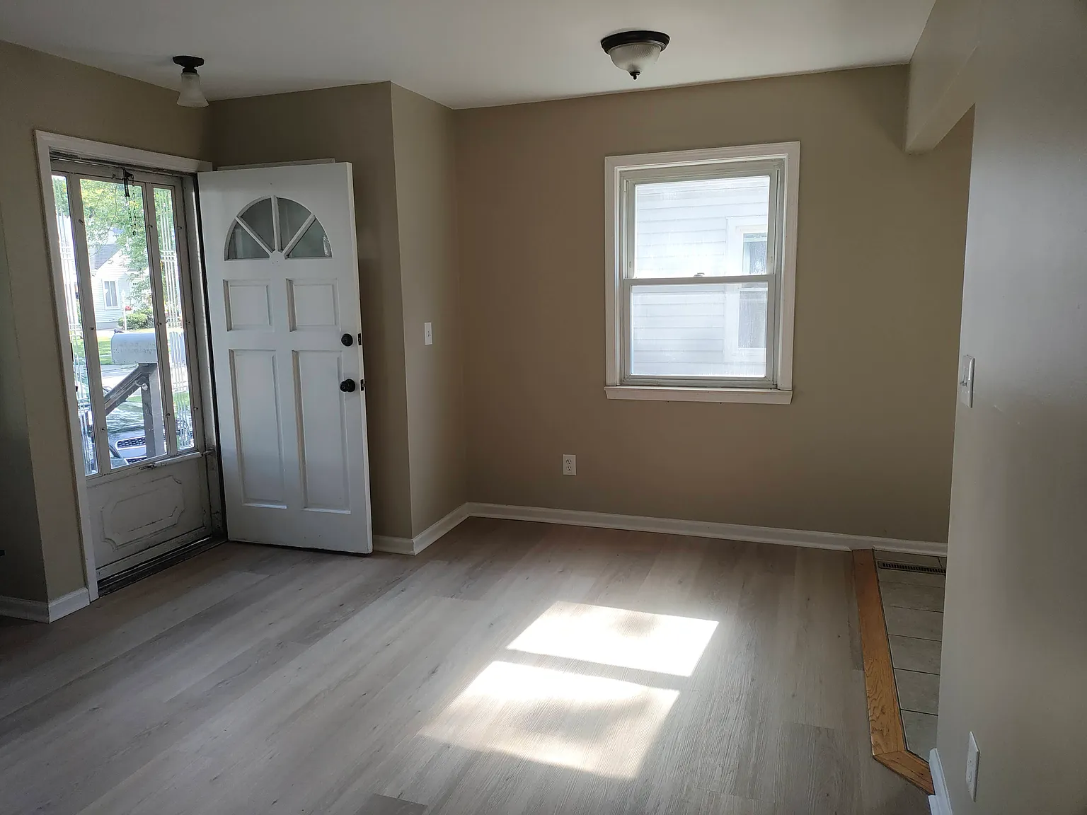 2 bed, 850 sqft, $1,600 — Photo 4