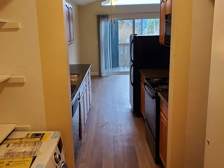 417 Bellevue Way SE — Photo 15