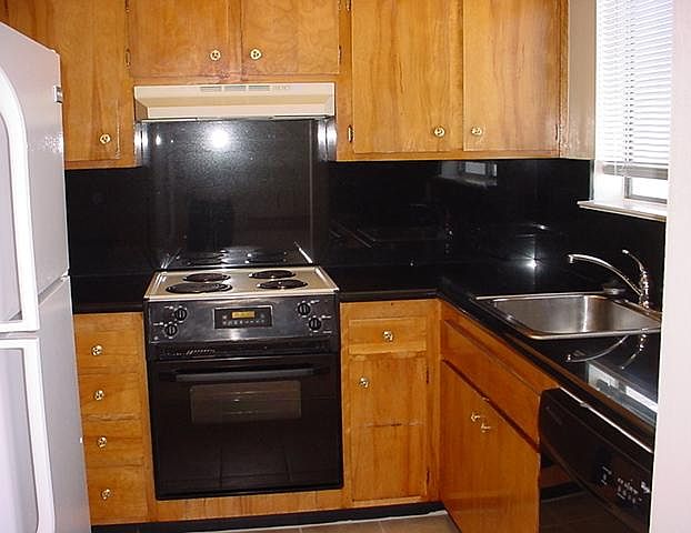 1st image of 1537 Jones St APT 305
