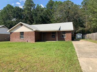 1074 Desert Shield St, Hinesville, GA 31313