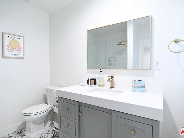 1430 Stearns Dr — Photo 23