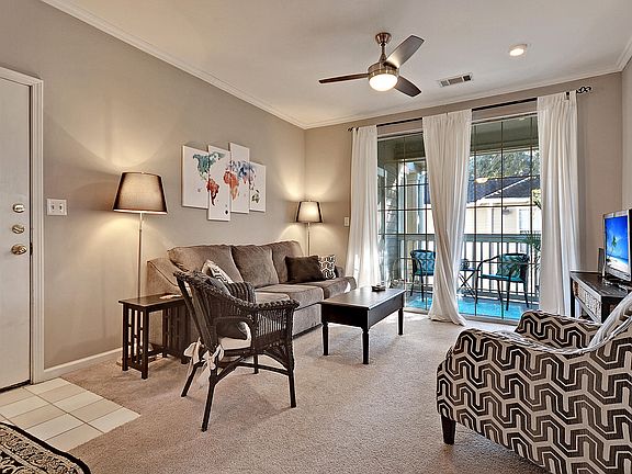 3rd image of 1600 Long Grove Dr Unit 1628