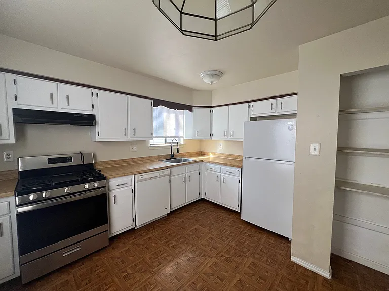 785 Jarvis Rd #B — Photo 9