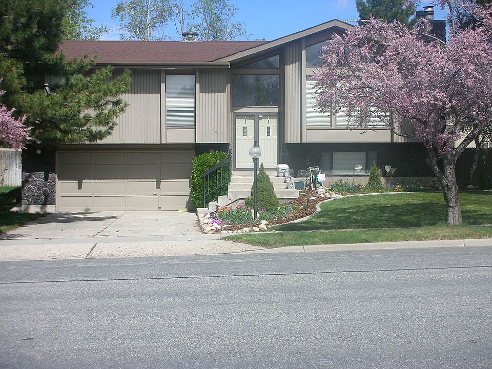 2nd image of 2071 E Falcon Way