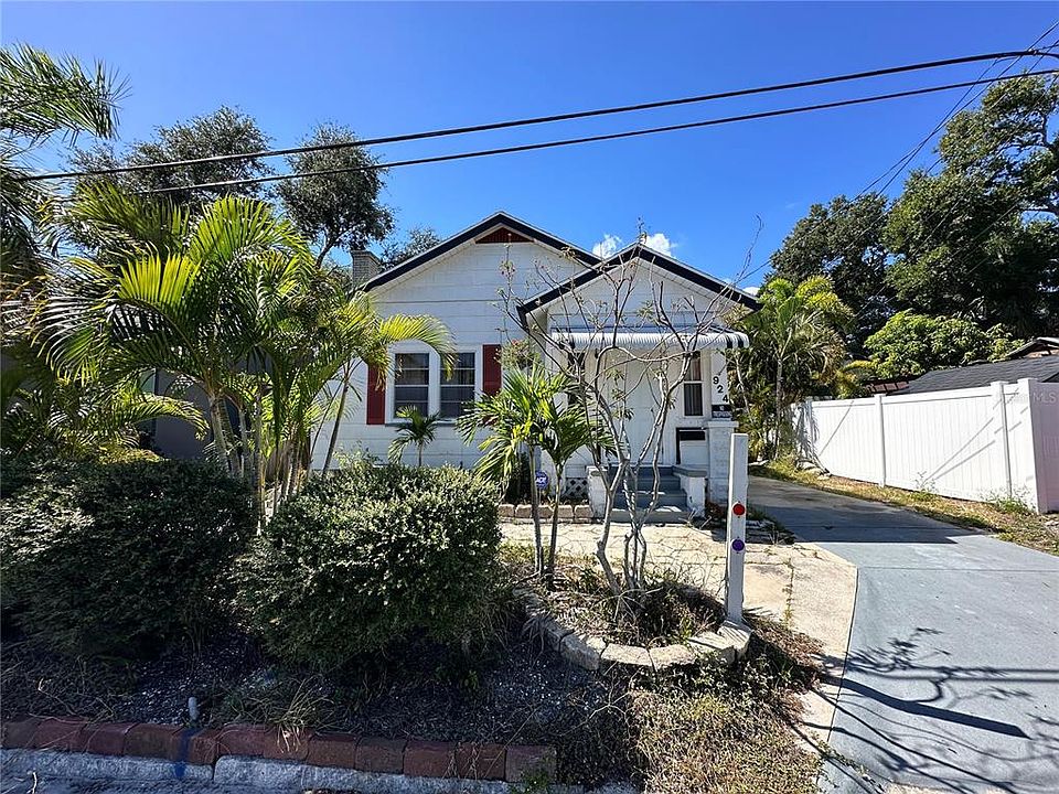 1st image of 924 DARTMOOR STREET N