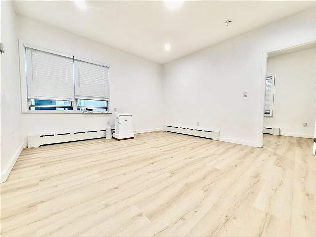 3 bed, 800 sqft, $3,000 — Photo 1