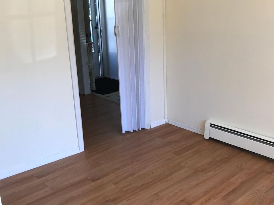 2nd image of 41 Hampton Ave