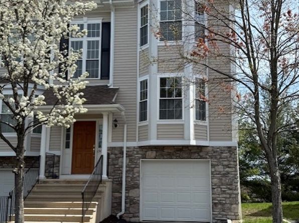 1507 Briar Woods Ln #1507, Danbury, CT 06810