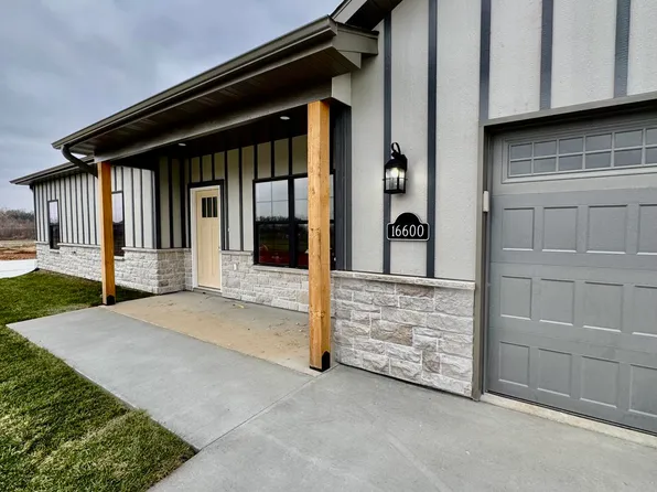 16600 Klinton Dr, Boonville, MO 65233