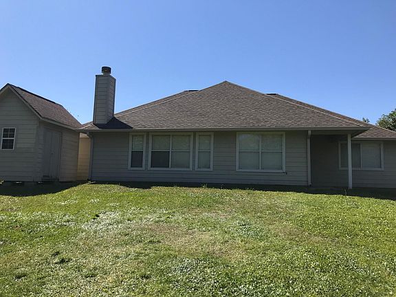 2nd image of 15368 Lakeview Ct