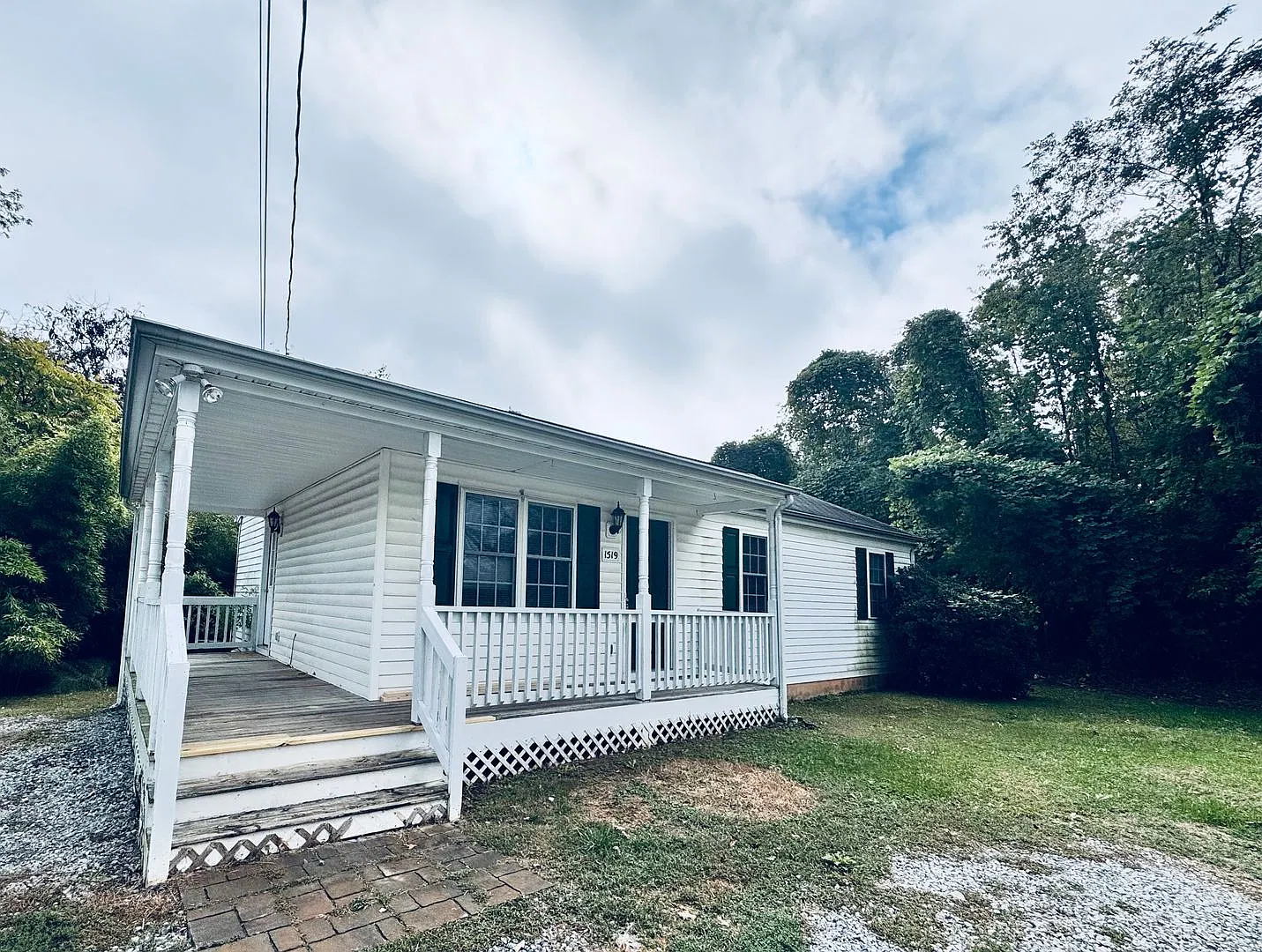 One Level Living in Bedford — Photo 1
