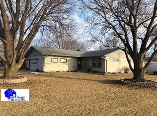 1306 Meadow Ln, York, NE 68467