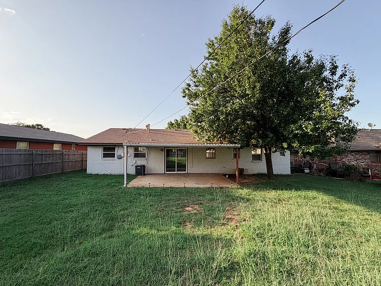 6336 N Hammond Ave — Photo 29