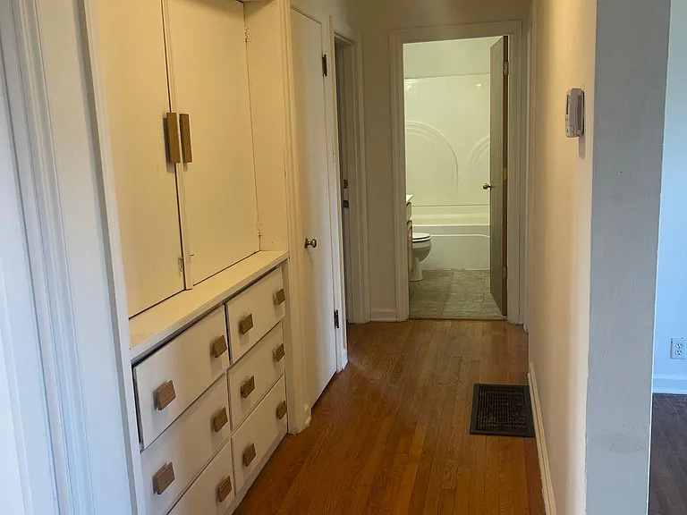 710 E State St #A — Photo 6