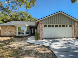 3017 Pilgrims Point Ln, Pearland, TX 77581