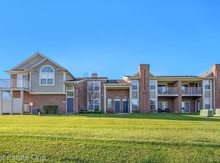 2291 Leighton Dr, Shelby Township, MI 48317