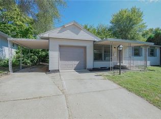 3205 Englewood Ter, Independence, MO 64052