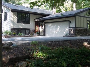 2204 Trillium Ln NW, Grand Rapids, MI 49534