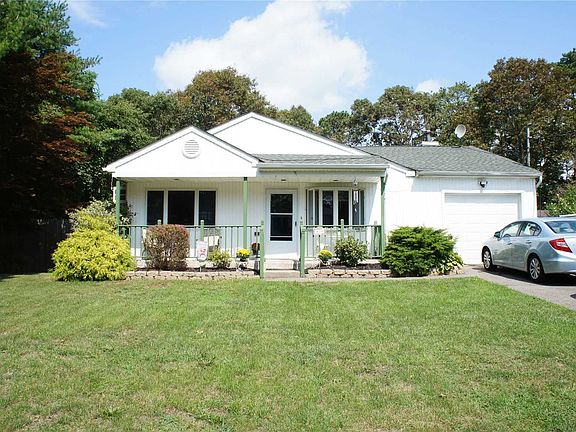 2nd image of 139 Chanel Dr E