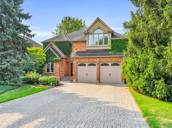 484 Bush Dr, Hamilton, ON L9G 4T4