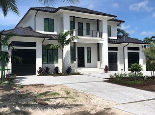 1600 Dolphin Ct, Naples, FL 34102