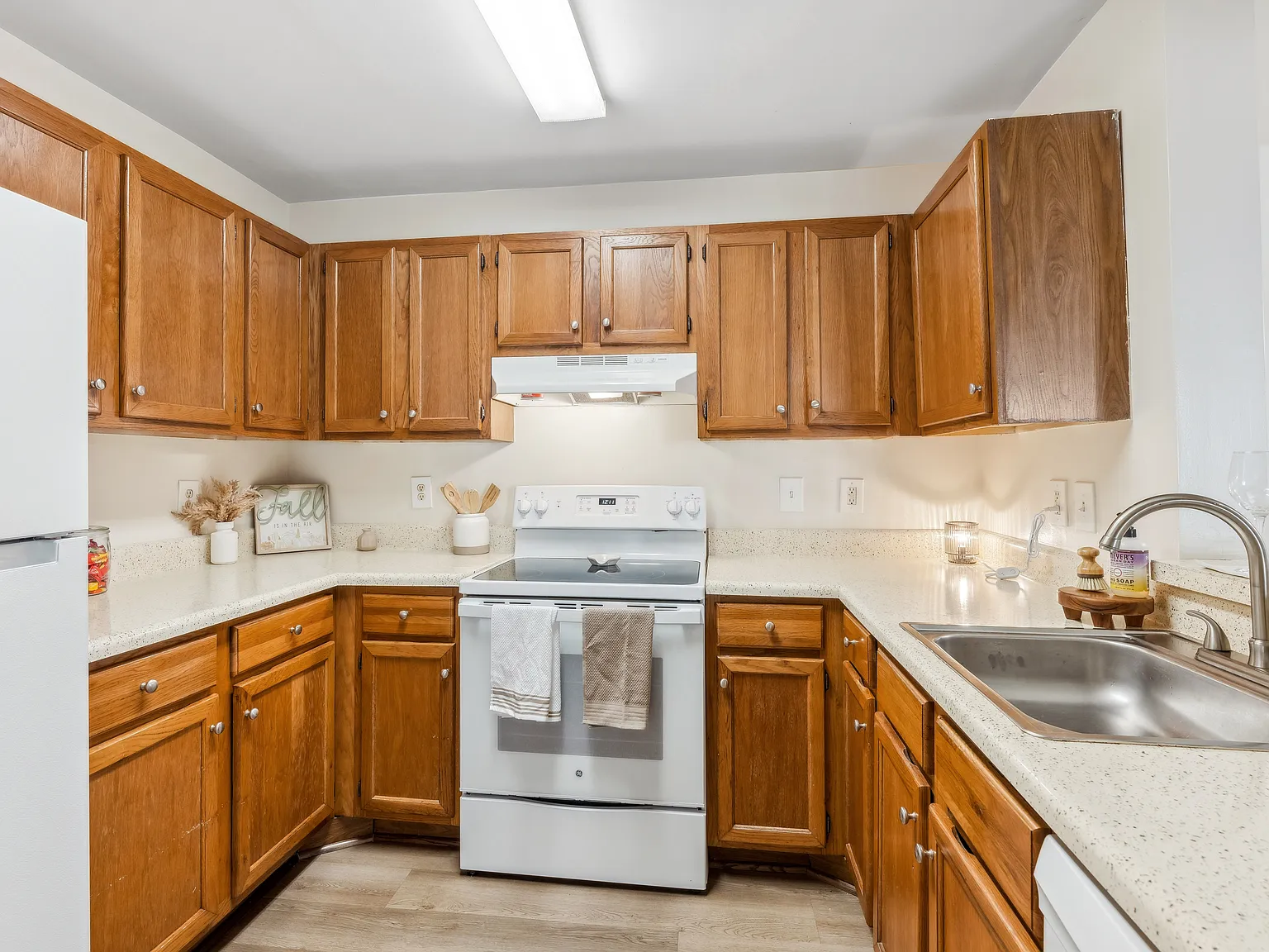 Riverwoods Apartments, Riverwoods at Lake Ridge Apartments & Riverwoods at Towne Square Townhomes — Photo 2