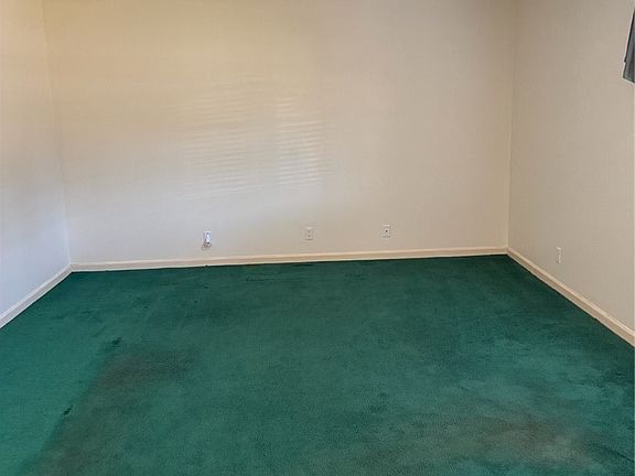 5th image of 105 Water St