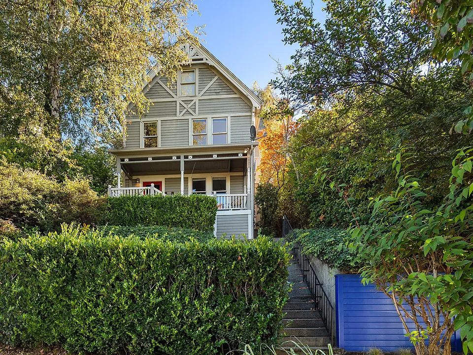 2208 14th Ave W #B