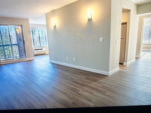 2nd image of 145 Wellington Ct APT 4