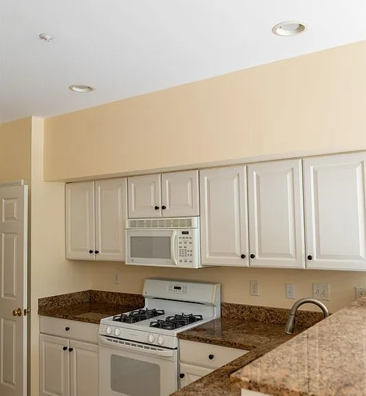 27 Reed Dr #27 — Photo 6